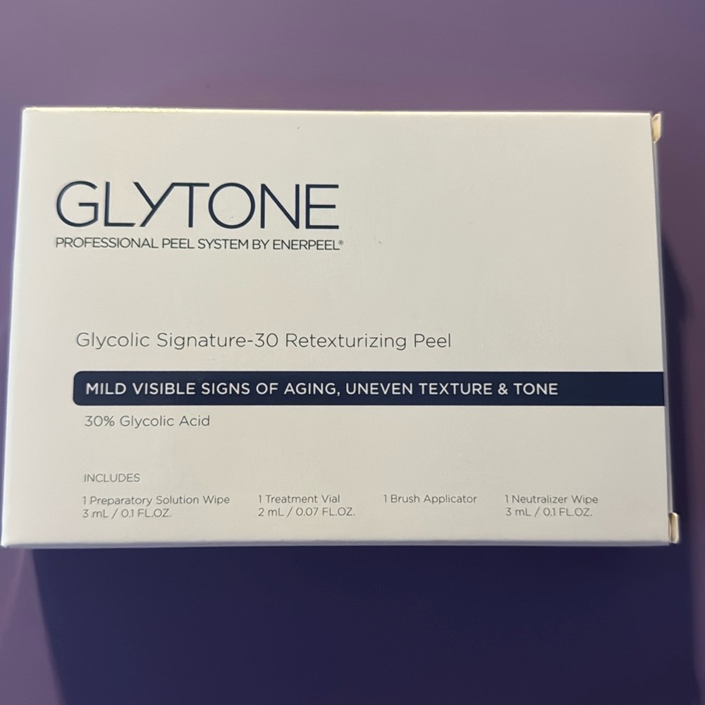 Glytone Signature 30 aging, uneven texture & tone